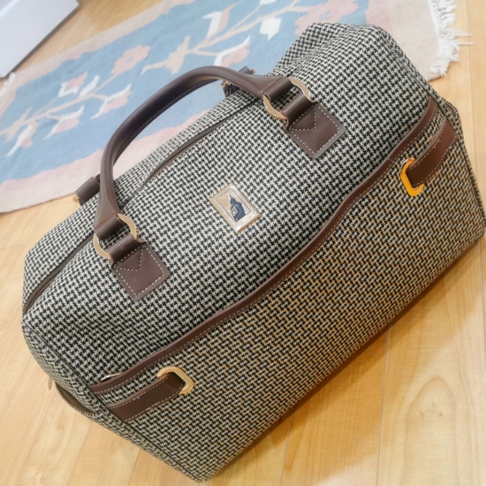 London fog travel bag